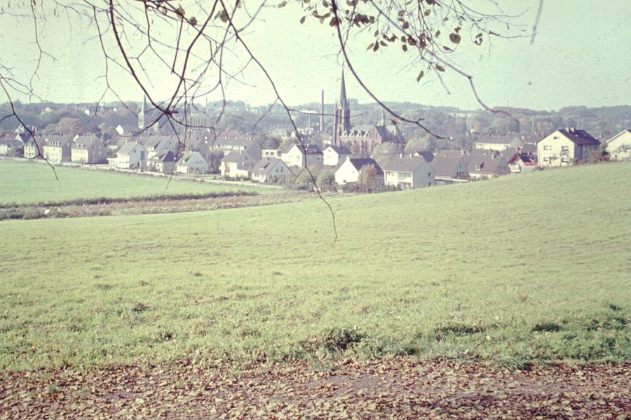 1960BlickvomSchulbuschaufLeichlingen.JPG