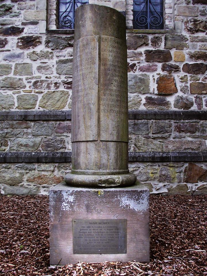 Ueberweg Grabstein.jpg