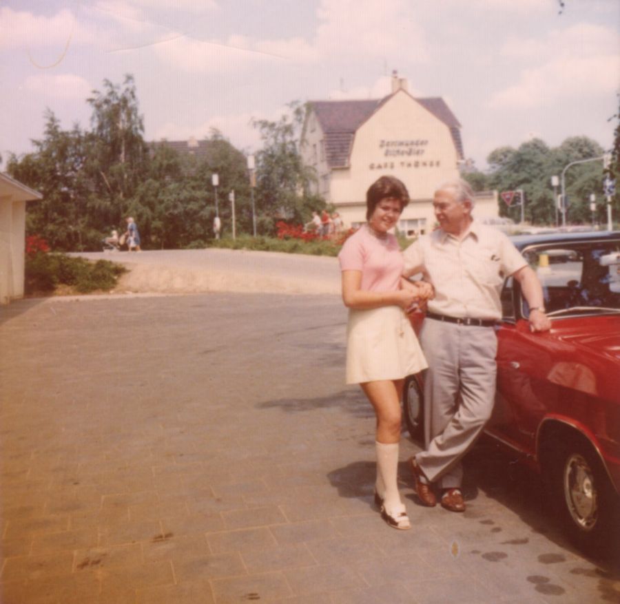 Tankstelle-Cafe Thoenes ca1971.jpg