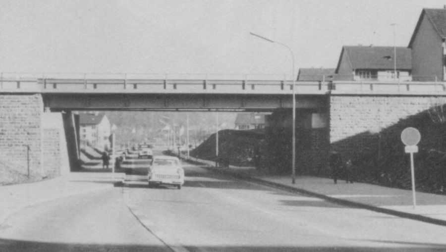 Neue Bahnbrucke ca1965.jpg