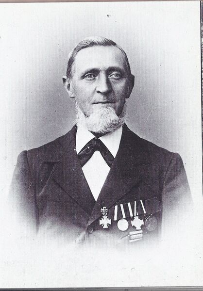 Datei:Flügel Scheuerhof.jpg