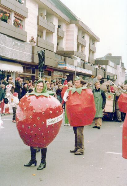 Datei:1981ca Karneval LeichlingerErdbeeren.jpg