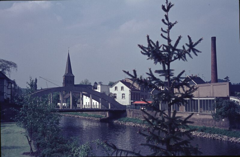 Datei:Leichlingen Box1 003 Bogenbrücke FaOttoGeller.jpg