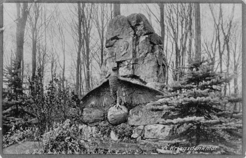 Datei:FotoGWisotzky Vergrößerung Ehrenmal Roderbirken bisCa1963-64.jpg