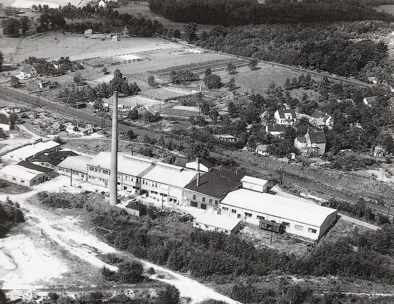 Datei:155 Ziegwebersberg Rheinkristal Luftbild.jpg