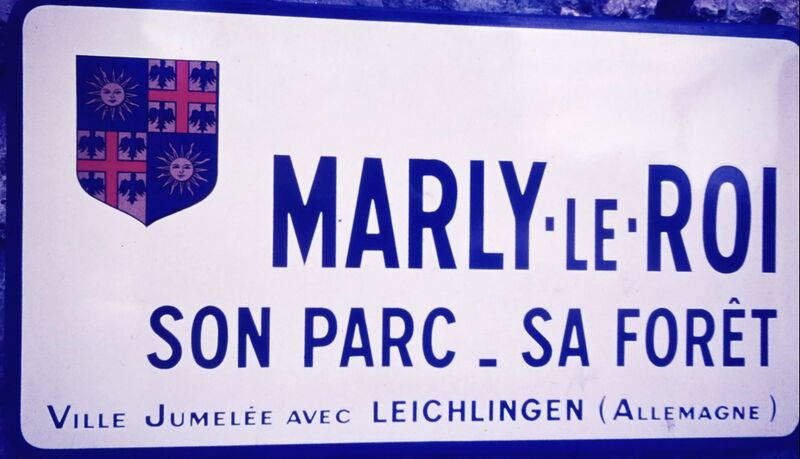 Datei:Marly Ortsschild.jpg