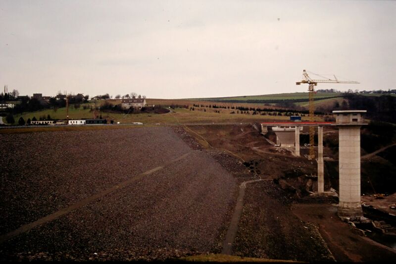 Datei:Große Dhünntalsperre im Bau, Damminnenseite.jpg